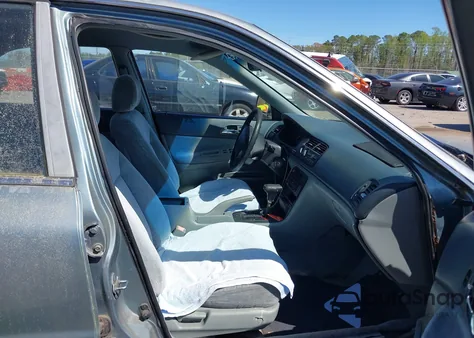 1995 Honda Accord Lx/Ex из США, поврежденный, VIN 1HGCD5631SA071495